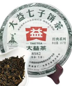 8582 Menghai 002 Batch Puerh Roh-Puer-Tee Sheng Puer Kuchen 2010 TAETEA 357g