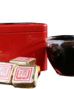 Bio 250g Pu-Erh kleiner quadratischer Backstein Pu'er Schwarztee in Eisenbox Gesundheitspflege