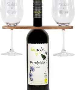 Herz & Heim® Geschenkset -2 Namen mit Herz- mit gravierten Weingläsern, Weinbuttler und 0.7l Flasche Lieblingswein (Rot)