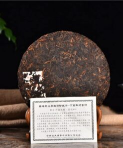 Bio 357g Yunnan gekochter Pu'er Tee Memorial Pu'er Erstklassiger schwarzer Tee zum Abnehmen