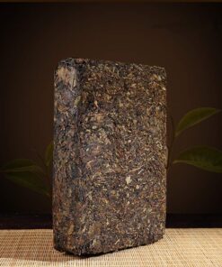 Schwarzer Tee Traditionelles Handwerk 750g Ziegelstein Dunkler Tee Goldene Blume Komprimierter Tee