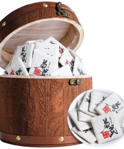Pu 'er Roher Tee Kuchen 500g Yunnan Yiwu Hochberg Uralter Baum Erster Frühling Pu' er Tee 17,64oz